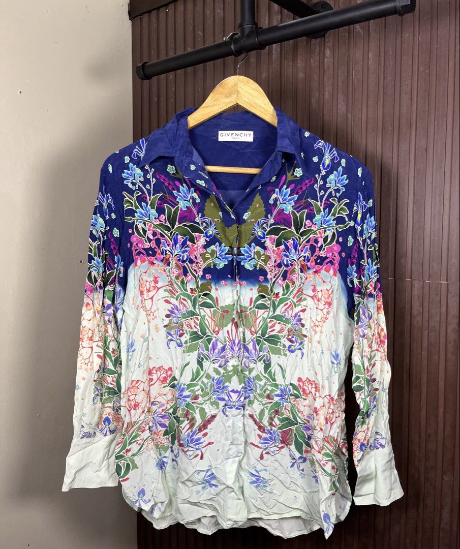 Givenchy Silk Floral Print Button Down Long Sleeve (Category: Formal Shirts) located in Cabanatuan. Submitted by cabsygoods (Listing ID 1469098681, Image 1). Description: Givenchy Silk Floral Print Button Down Long Sleeve Authentic Width: 20.5 Length: 27 (Inches) Very good condition No issue Color rate 9/10 Dm to purchase! 📩.