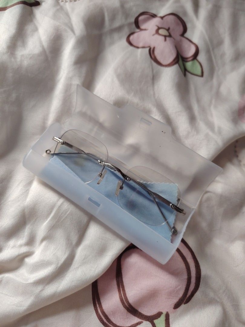 glasses w/case 👀 (Category: Sunglasses & Eyewear) located in Hermosa. Submitted by lcvelycath (Listing ID 1468972302, Image 2). Description: issue: none colors may vary due to lightning & quality 𐙚 °. check details before mine joy miners will be posted :> 𐙚 °. payment first °. mode of payment: Gc@sh mode of delivery: JNT 𐙚 happy shopping 🛍️.