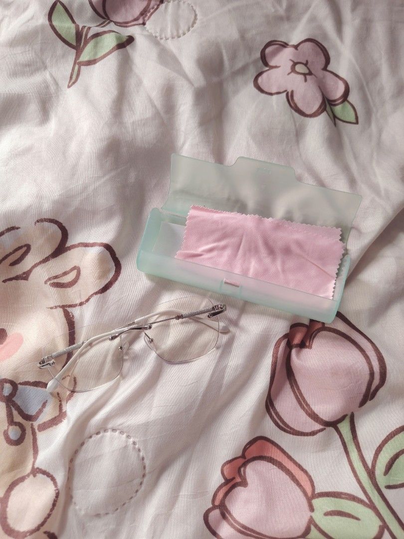 glasses w/case 👓 (Category: Sunglasses & Eyewear) located in Hermosa. Submitted by lcvelycath (Listing ID 1468973088, Image 1). Description: issue: none colors may vary due to lightning & quality 𐙚 °. check details before mine joy miners will be posted :> 𐙚 °. payment first °. mode of payment: Gc@sh mode of delivery: JNT 𐙚 happy shopping 🛍️.