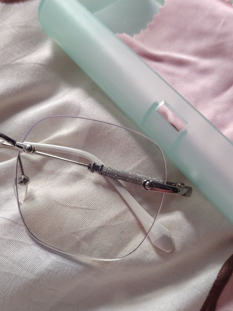 glasses w/case 👓 (Category: Sunglasses & Eyewear) located in Hermosa. Submitted by lcvelycath (Listing ID 1468973088, Image 3). Description: issue: none colors may vary due to lightning & quality 𐙚 °. check details before mine joy miners will be posted :> 𐙚 °. payment first °. mode of payment: Gc@sh mode of delivery: JNT 𐙚 happy shopping 🛍️.