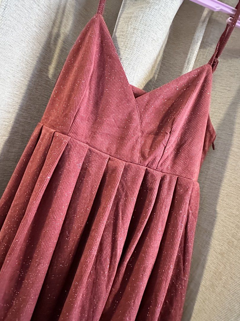 glittered corduroy maxi dress (Category: Dresses) located in Davao. Submitted by theresetshelf (Listing ID 1469103682, Image 2). Description: .