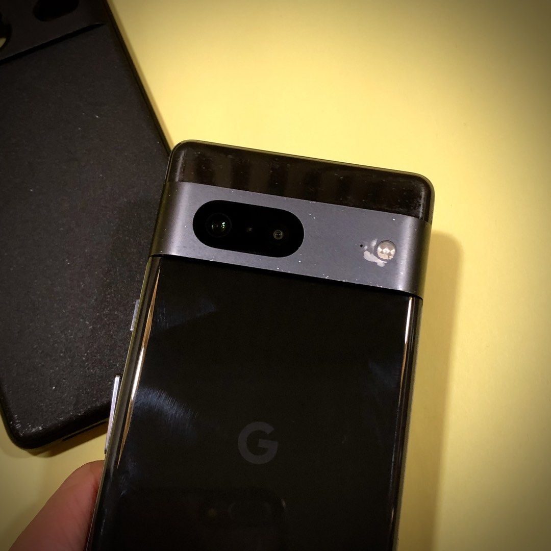 Google Pixel 7 (Category: Google Pixel) located in Manila. Submitted by rovintuico05598 (Listing ID 1468938565, Image 2). Description: Selling Google Pixel 7 -128gb -Obsidian Black -Updated to latest Android 17 -Openline / Unlocked / Any Sim -Esim (Working) Package Includes -Pixel 7 -Case Smoothness: 95% In Display Fingerprint: 🆗 Face ID: 🆗 Camera Front & Back: 🆗 Sound: 🆗 Issue: Volume Button (naglu-loose yung upper button pag walang case, pe
