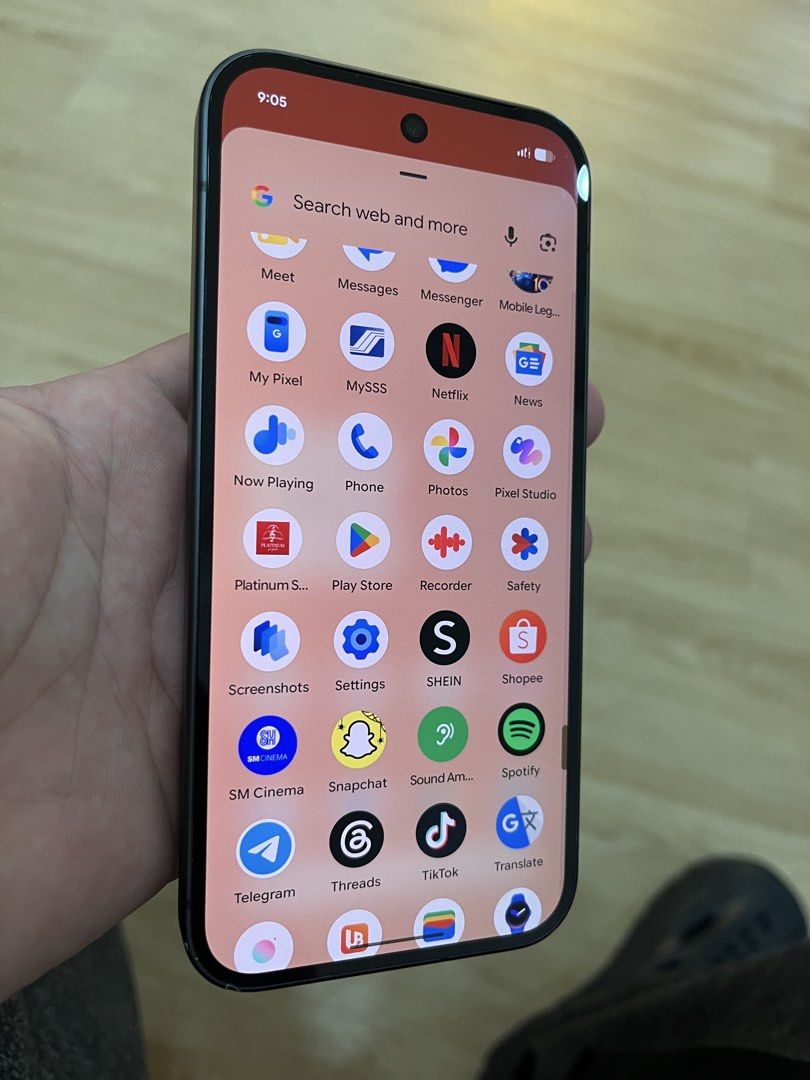 Google pixel 9 (Category: Google Pixel) located in Cabuyao City. Submitted by landermira1-21916 (Listing ID 1469095719, Image 1). Description: OS: Updated to Android 17 Status: Openline to all networks (5G Ready) Performance: 100% working, crisp display, subok ang camera at battery Inclusions: Unit + Case only Issue: May konting gasgas sa ilalim cosmetic only, kita po don sa last pic hindi apektado ang performance di sya kita pag may case. RFS: N