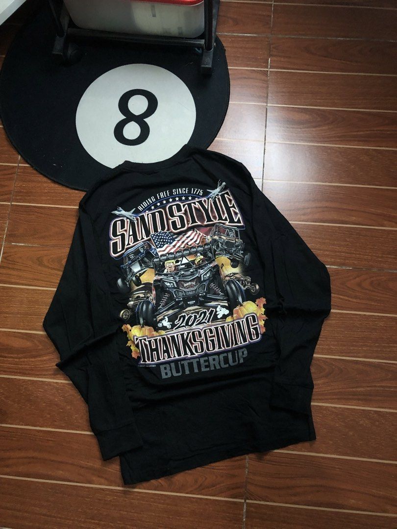 GRAPHIC LONGSLEEVE (Category: Coats, Jackets and Outerwear) located in Cavite. Submitted by secondhandco.archive552 (Listing ID 1468935583, Image 1). Description: GRAPHIC LONGSLEEVE 📌W(18) L(29) 📌ISSUE: N/A 📌COLOR RATE: 9.9/10 📌CONDITION: 9.9/10.