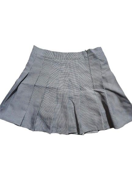 Gray Checkered Pleated Skirt (Category: Skirts) located in Manila. Submitted by icelmaedab70726 (Listing ID 1468988012, Image 1). Description: Gray checkered pleated skirt ♡ • Brand: Edacity Studio • Size on tag: L • Closure: Zipper • Price: ₱50 Fits may vary depending on measurements. Shipping fee c/o buyer. MOP and shipping details to be discussed via chat..
