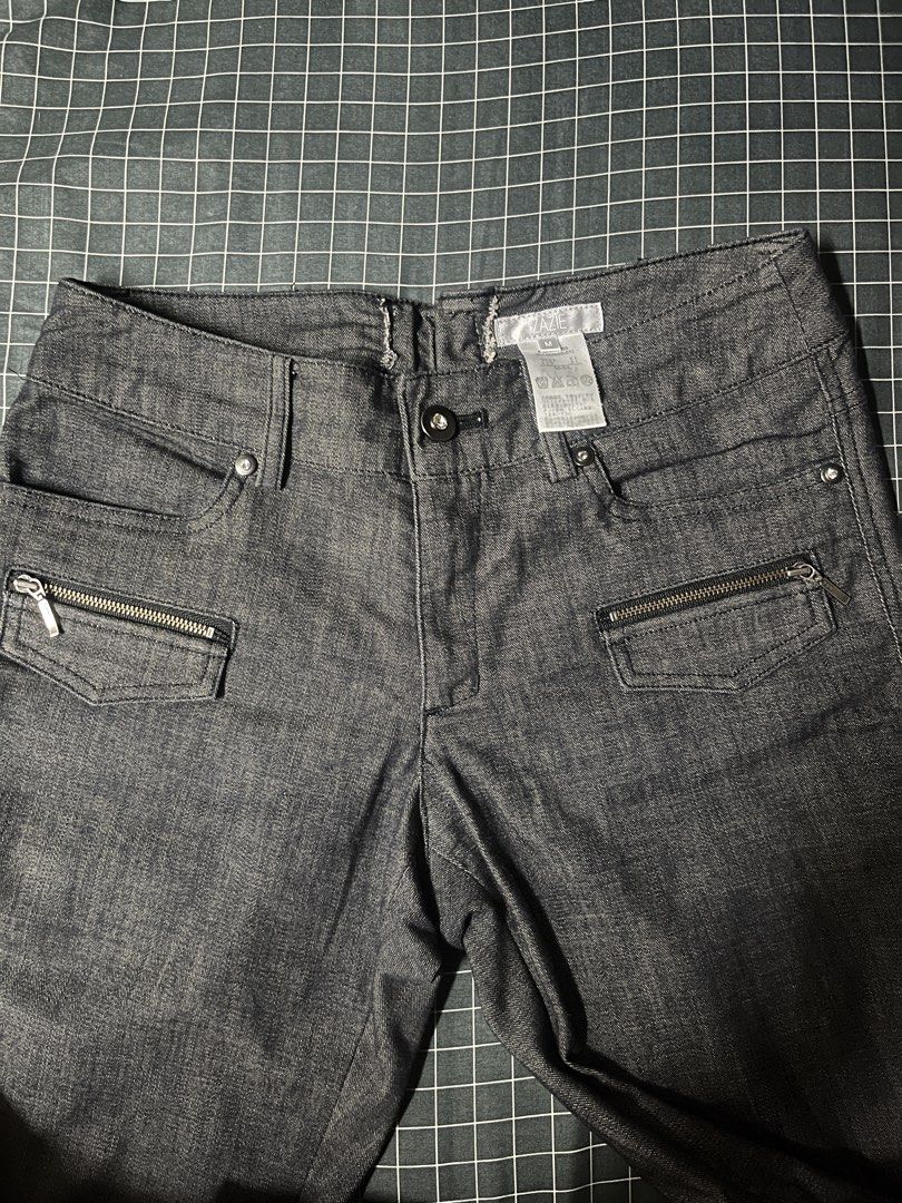 Gray Flare Low Waist Pants (Category: Other Bottoms) located in Las Pinas. Submitted by askingnoelle (Listing ID 1469108304, Image 2). Description: W 29-30in L 37in H 17in no flaws, pls message me if you want more photos last 3 photos: outfit inspo loc: SM North, QC.