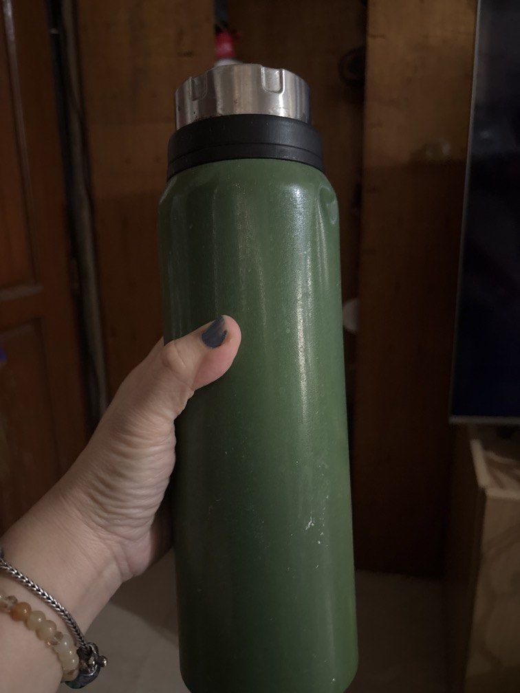 Green water bottle (Category: Travel Essentials & Accessories) located in Manila. Submitted by vintageaccessories (Listing ID 1468957456, Image 1). Description: .