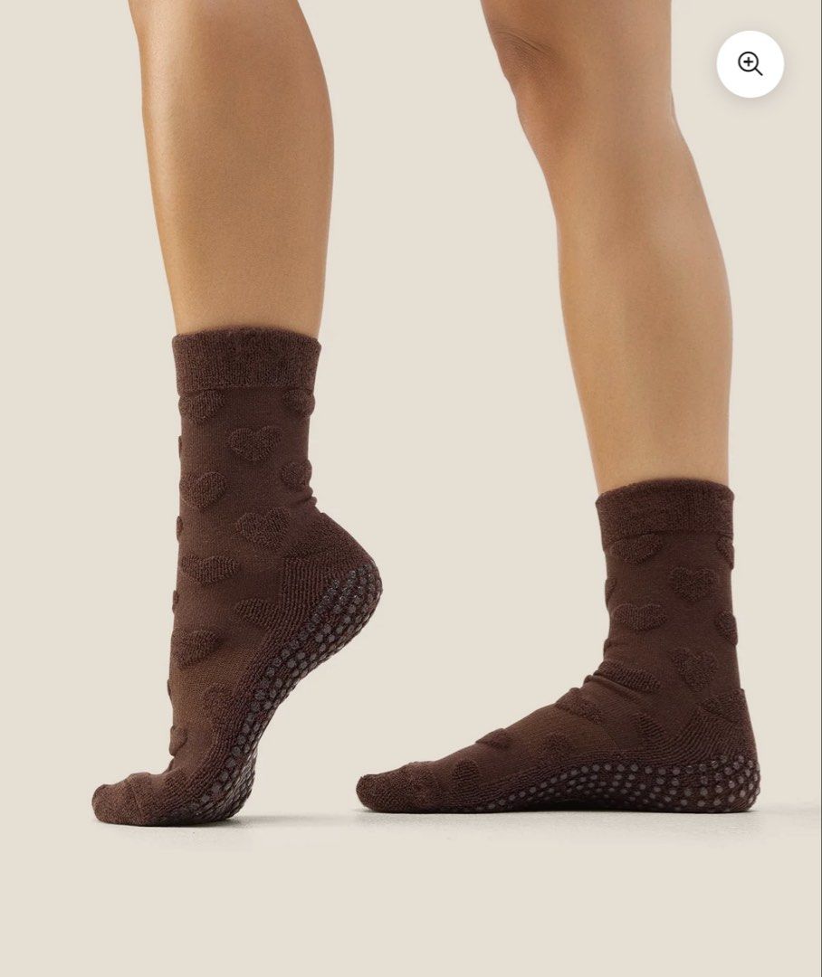 Grip Socks (Category: Socks & Tights) located in Quezon City. Submitted by jrlcloset (Listing ID 1468963396, Image 1). Description: Negotiable Used thrice Fits size 6-7 Brand: move active (ordered it from their website) .