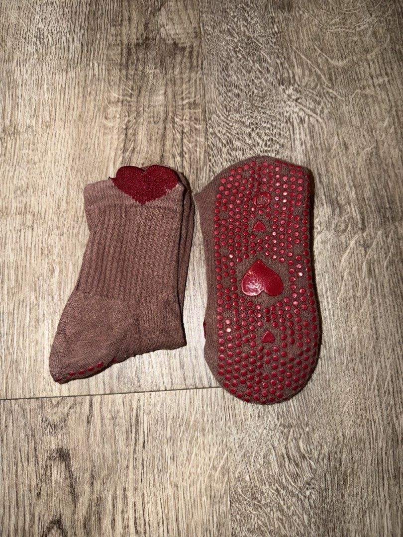 Grip socks (Category: Socks & Tights) located in Quezon City. Submitted by jrlcloset (Listing ID 1468964626, Image 2). Description: Negotiable Used five times Fits size 6-7 Brand: move active (ordered it from their website) .