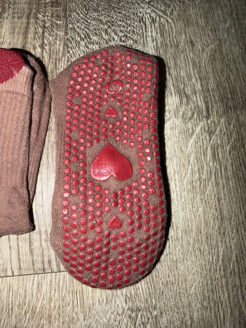Grip socks (Category: Socks & Tights) located in Quezon City. Submitted by jrlcloset (Listing ID 1468964626, Image 3). Description: Negotiable Used five times Fits size 6-7 Brand: move active (ordered it from their website) .