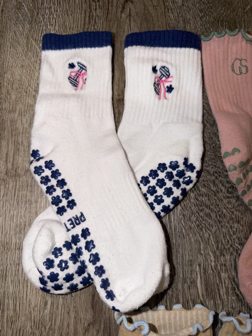 Grip socks take all (Category: Socks & Tights) located in Quezon City. Submitted by jrlcloset (Listing ID 1468962673, Image 2). Description: Take all Free size.