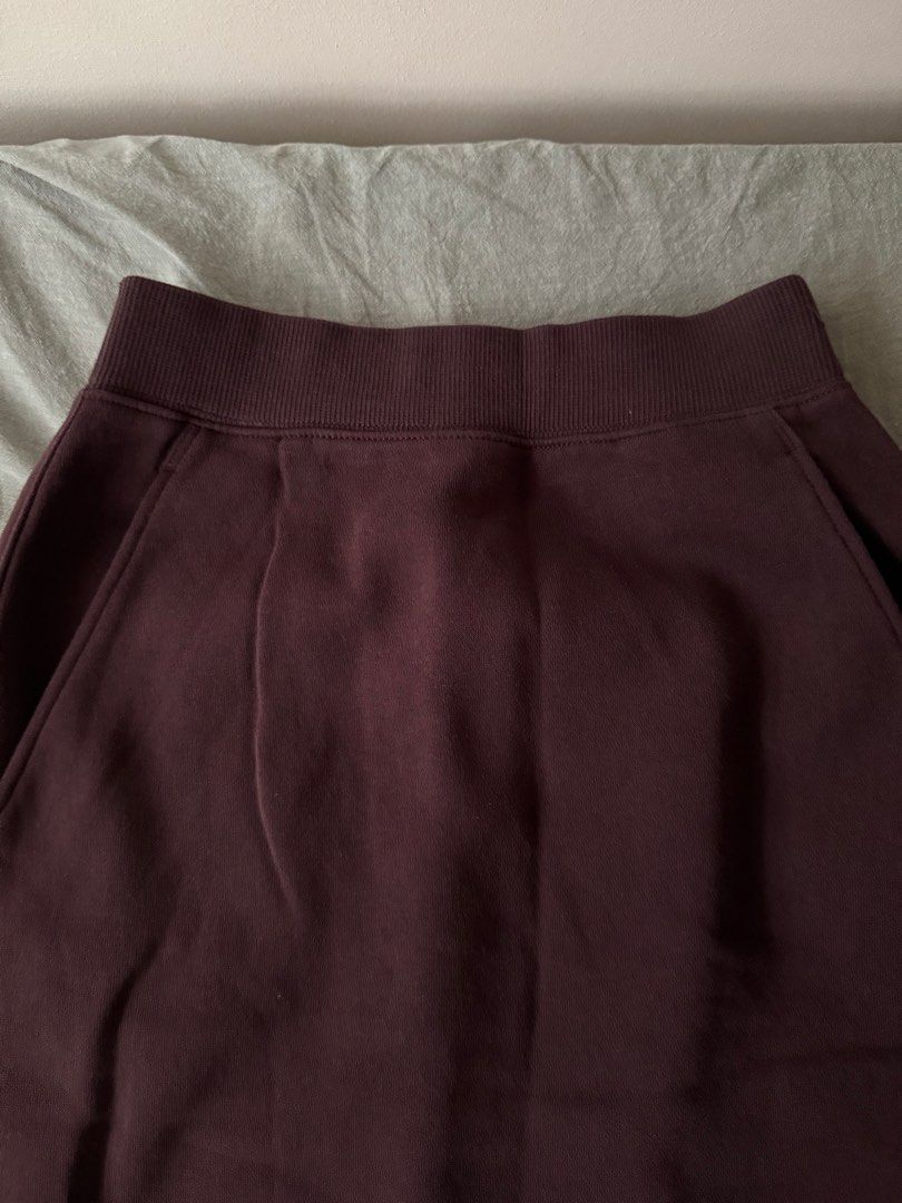 GU — Midi Jersey Skirt (Category: Skirts) located in Manila. Submitted by tricia_lara (Listing ID 1468978585, Image 2). Description: Actual color is more of maroon/deep red? 😅 Only worn this once from japan trip but Idk there’s a dot (see photo) but i have never tried washing it off 😅 but in good condition~ Shipping via grab/lalamove only 📍Taft Manila.