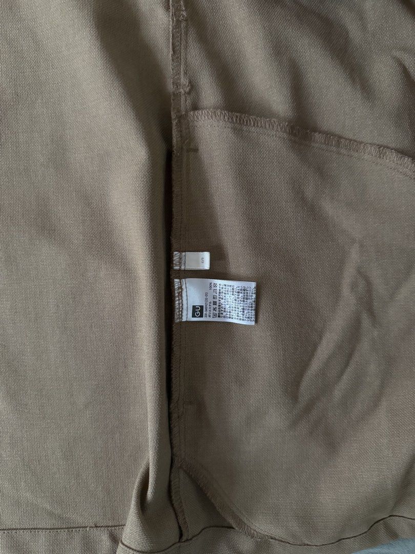 GU — V-Neck Button Vest (Category: Sleeveless) located in Manila. Submitted by tricia_lara (Listing ID 1468979131, Image 3). Description: Wore this once only for a convention! :) Giving that autumn/fall vibes 😌 fit is kinda relaxed/oversized. It has belt holes :) In super good condition Shipping via lalamove/grab only 📍 taft manila .