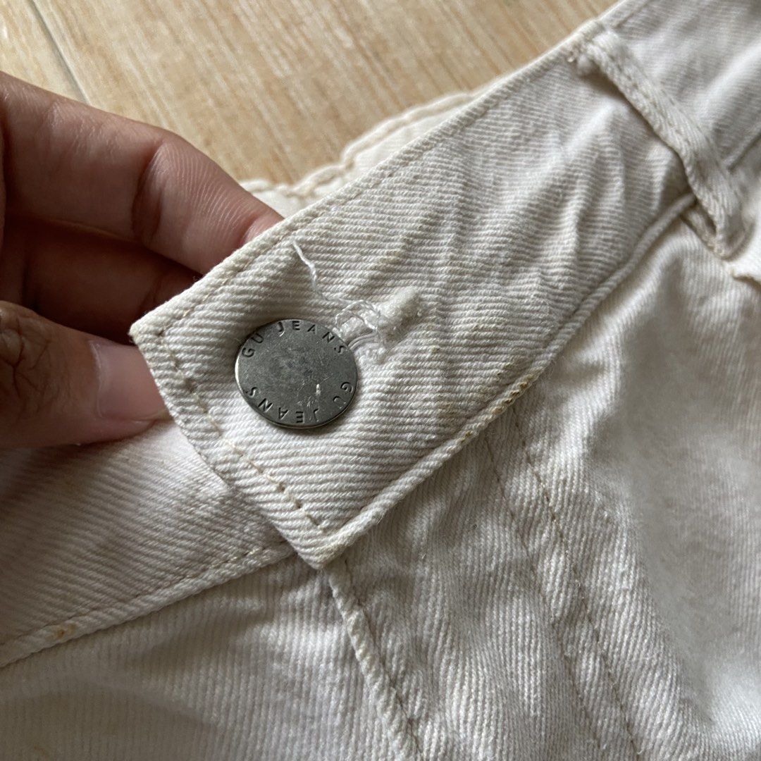 GU Baggy Pants (Category: Jeans) located in Legazpi City. Submitted by luxrystreet (Listing ID 1469087424, Image 3). Description: ▪️GU Baggy Pants (Authentic)✨ ▪️WAIST: 31 Minimum - 33Max (Stretchable) ▪️LENGHT: 38 ▪️THIGH: 14 ▪️LEG OPENING: 9 ▪️Color Rate 9/10 ▪️IN GOOD CONDITION ▪️COLOR MAY VARY DUE TO LIGHTING ▪️MANAGE YOUR EXPECTATIONS CAN PROVIDE OTHER PICTURES UPON REQUEST ISSUE(S): MINIMAL STAIN -NEED WASH 📩📩.