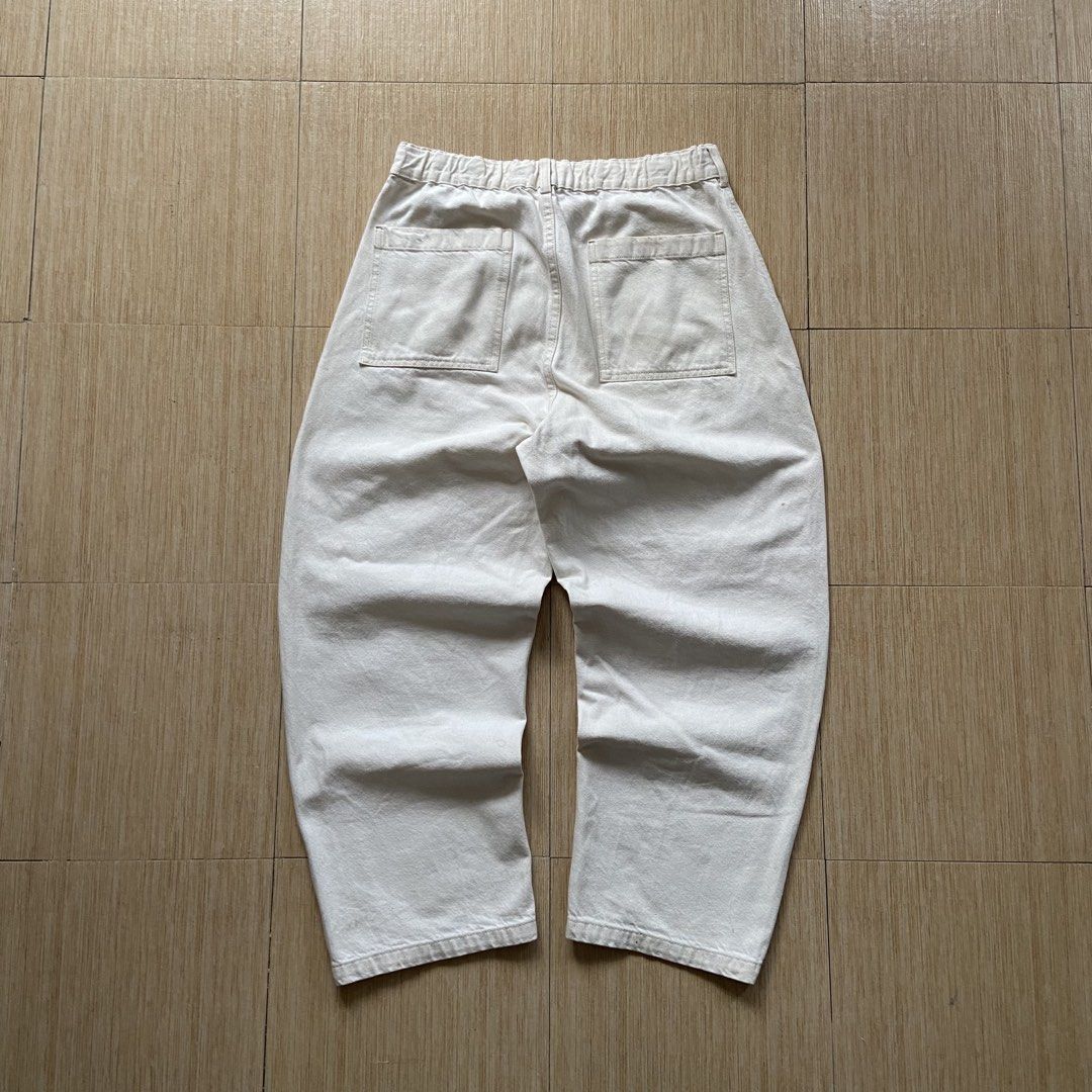 GU Baggy Pants (Category: Jeans) located in Legazpi City. Submitted by luxrystreet (Listing ID 1469087424, Image 2). Description: ▪️GU Baggy Pants (Authentic)✨ ▪️WAIST: 31 Minimum - 33Max (Stretchable) ▪️LENGHT: 38 ▪️THIGH: 14 ▪️LEG OPENING: 9 ▪️Color Rate 9/10 ▪️IN GOOD CONDITION ▪️COLOR MAY VARY DUE TO LIGHTING ▪️MANAGE YOUR EXPECTATIONS CAN PROVIDE OTHER PICTURES UPON REQUEST ISSUE(S): MINIMAL STAIN -NEED WASH 📩📩.