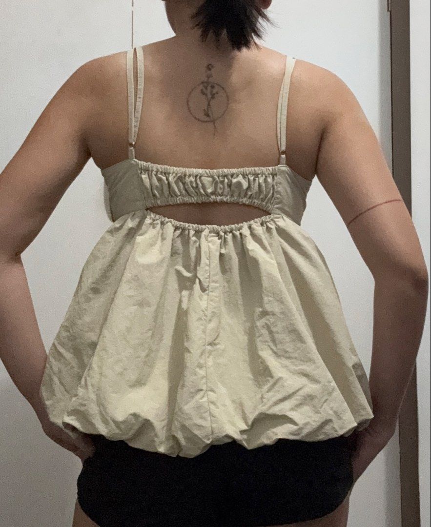 GU Bubble top (Small) (Category: Sleeveless) located in Malabon City. Submitted by giecruise (Listing ID 1469019829, Image 2). Description: I have never worn this one, sukat sukat lang. Impulse buy in Japan. Rfs: Not my style pala..