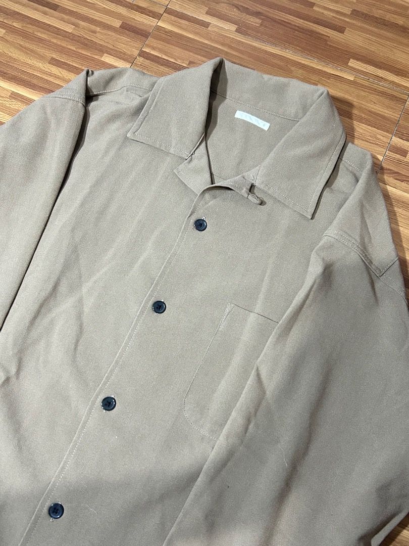 GU Button Down Long sleeve (Category: Tshirts & Polo Shirts ) located in Cebu City. Submitted by m.arn127 (Listing ID 1469077304, Image 1). Description: rfs: color doesn't suit me used only once color is more brown in person Dimensions: L: 27 inch W: 20 inch size small on tag SF to be shouldered by buyer.