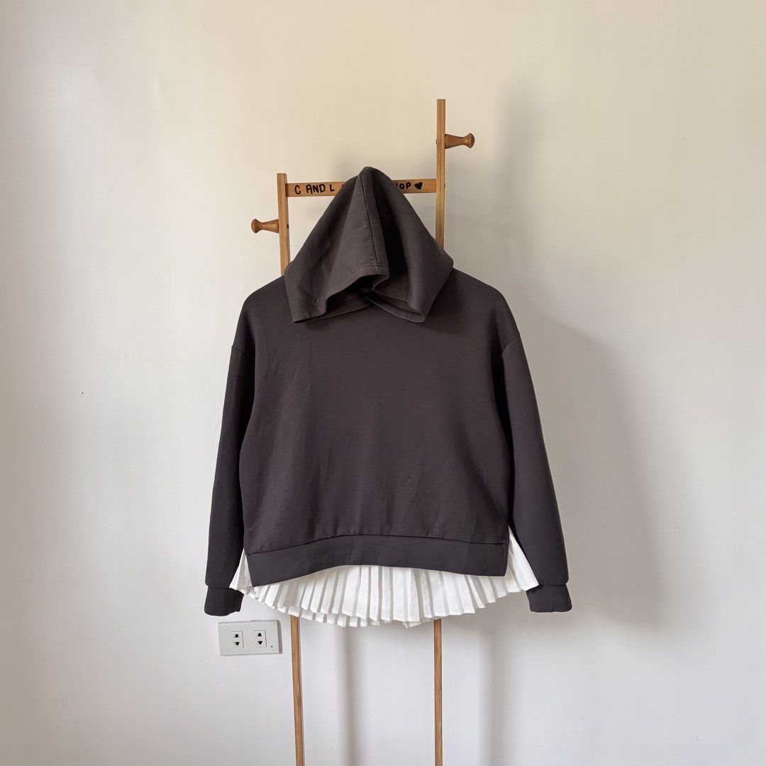 GU by UNIQL0 double face pullover hoodie (Category: Longsleeves) located in Guiguinto. Submitted by candlonlineshop (Listing ID 1469097759, Image 2). Description: ✨FIRST TO PAY BASIS✨ GU by UNIQL0 double face pullover hoodie Size on tag: small Condition: 9.5/10 Width : 20.5” Length: 20.8” Flaw/s: none ₱350 + sf 📍Bulacan 🚚Sh0pee check out (SPX) | J&T express •Items may have minor unnoticed flaws — please manage your expectations as you are deali