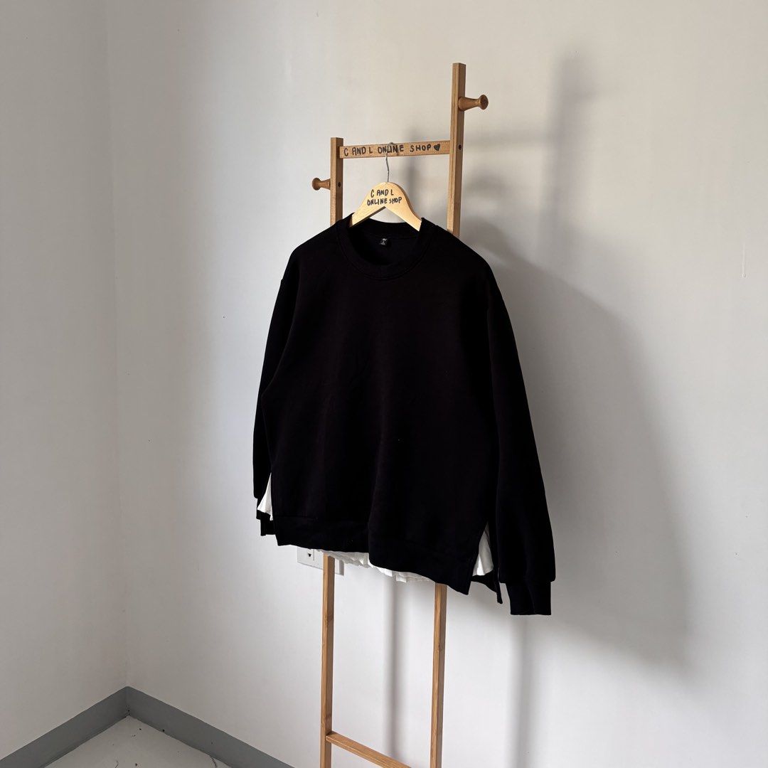 GU BY UNIQL0 OVERSIZED PUFF SWEATER (Category: Longsleeves) located in Guiguinto. Submitted by candlonlineshop (Listing ID 1469092390, Image 3). Description: ✨FIRST TO PAY BASIS✨ GU by UNIQL0 oversized puff sweatshirt Size on tag: medium Condition: 9.5/10 Width : 21” Length: 24” Flaw/s: none ₱350 + sf 📍Bulacan 🚚Sh0pee check out (SPX) | J&T express •Items may have minor unnoticed flaws — please manage your expectations as you are dealing with th
