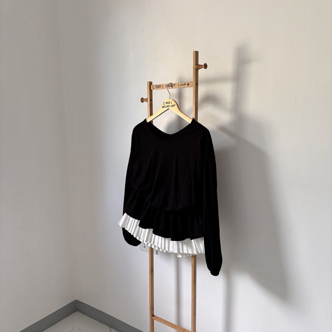GU by UNIQL0 peplum long sleeve (Category: Longsleeves) located in Guiguinto. Submitted by candlonlineshop (Listing ID 1469093108, Image 3). Description: ✨FIRST TO PAY BASIS✨ GU by UNIQL0 peplum pullover Size on tag: XL Condition: 9.5/10 Width : 21” Length: 24” Flaw/s: none ₱270 + sf 📍Bulacan 🚚Sh0pee check out (SPX) | J&T express •Items may have minor unnoticed flaws — please manage your expectations as you are dealing with thrifted items. •Col