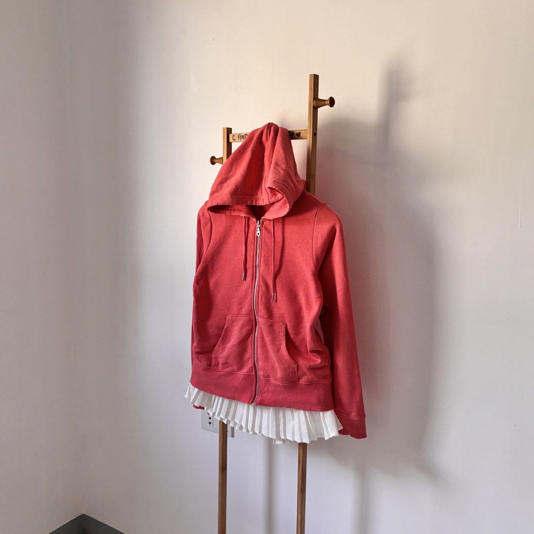 GU by UNIQL0 sweat full zip hoodie (Category: Longsleeves) located in Guiguinto. Submitted by candlonlineshop (Listing ID 1469096796, Image 3). Description: ✨FIRST TO PAY BASIS✨ GU by UNIQL0 sweat full zip hoodie Size on tag: medium Condition: 9.5/10 Width : 18” Length: 22” Flaw/s: none ₱370 + sf 📍Bulacan 🚚Sh0pee check out (SPX) | J&T express •Items may have minor unnoticed flaws — please manage your expectations as you are dealing with thrifte
