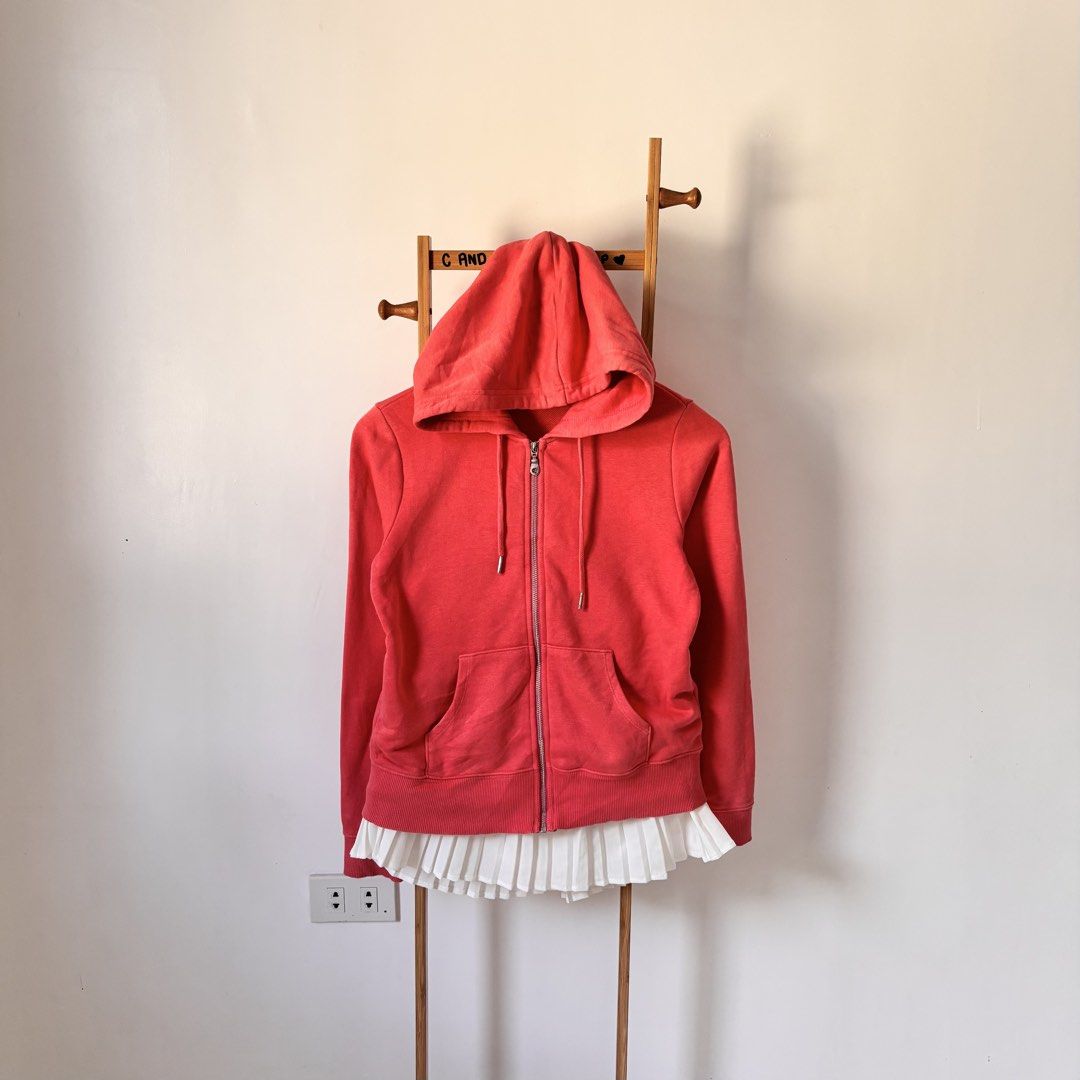 GU by UNIQL0 sweat full zip hoodie (Category: Longsleeves) located in Guiguinto. Submitted by candlonlineshop (Listing ID 1469096796, Image 2). Description: ✨FIRST TO PAY BASIS✨ GU by UNIQL0 sweat full zip hoodie Size on tag: medium Condition: 9.5/10 Width : 18” Length: 22” Flaw/s: none ₱370 + sf 📍Bulacan 🚚Sh0pee check out (SPX) | J&T express •Items may have minor unnoticed flaws — please manage your expectations as you are dealing with thrifte