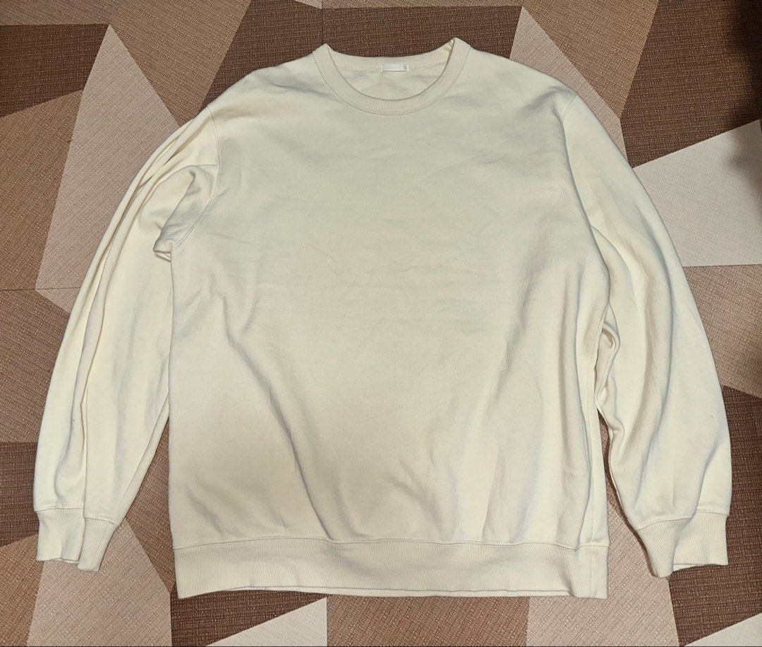 GU Cream Sweater (Category: Coats, Jackets and Outerwear) located in Baguio. Submitted by littlearchive (Listing ID 1469011090, Image 1). Description: width: 24" length: 28" XL on tag.