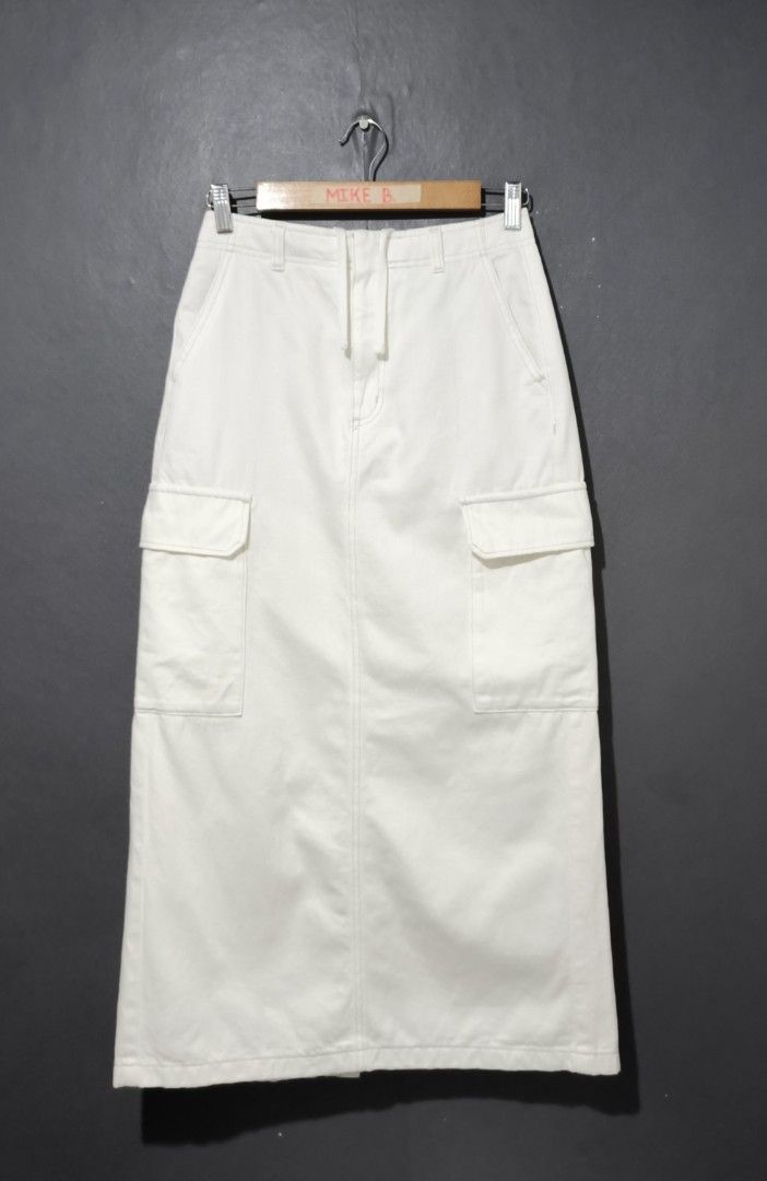 📍GU Denim Cargo Long Skirt (Category: Skirts) located in Antipolo. Submitted by simplehans (Listing ID 1469019279, Image 2). Description: ‎📍GU Denim Cargo Long Skirt ‎Size Medium (Off White) ‎Waist- 26 to 28 ‎Length- 34 ‎Excellent Condition As New ‎DIRECT MESSAGE IF INTERESTED.