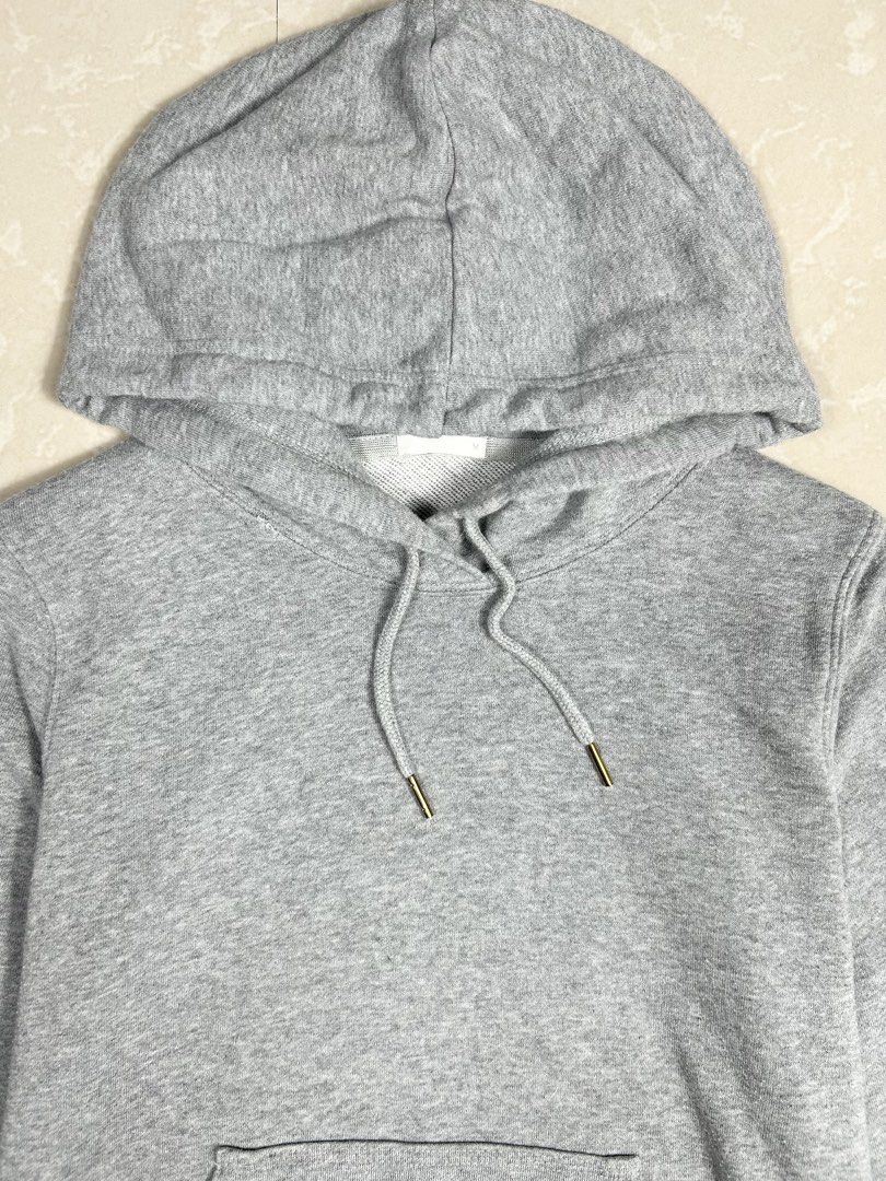 GU Gray hoodie (Category: Coats, Jackets and Outerwear) located in Tacloban City. Submitted by his_closetttt23 (Listing ID 1469020896, Image 2). Description: .