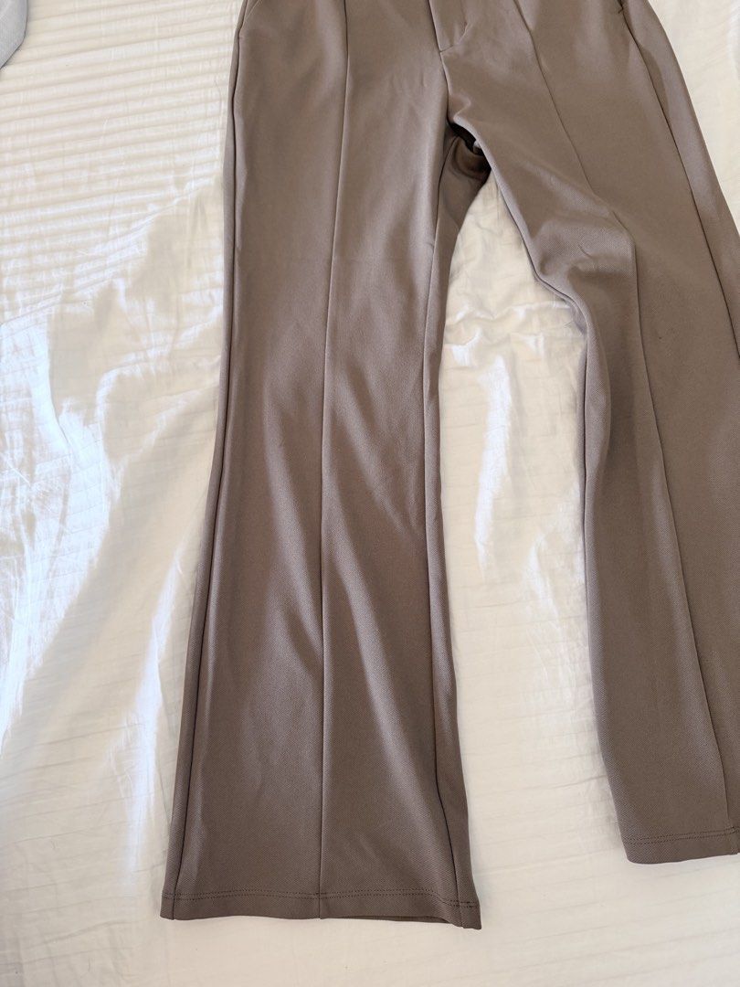 GU High waist brown trousers SMALL (Category: Other Bottoms) located in Cebu City. Submitted by calligraphybyden (Listing ID 1468930608, Image 2). Description: Wore once. Cant fit anymore after giving birth .