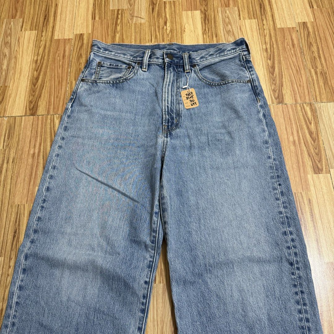 GU MEN’S BAGGY JEANS (Category: Jeans) located in Manila. Submitted by thrifthing_121102 (Listing ID 1469142021, Image 2). Description: GU MEN’S BAGGY JEANS •SIZE: 30 •WAIST: 30” •LENGTH: 39.5” •HEM: 9.5” •COLOR: Light Blue •CODE: Y107 •EXCELLENT CONDITION •NO ISSUES ₱699 + SF ✅All items are in excellent to new condition. ✅Color may vary due to lighting. 📦J&T Express or Lalamove Shipping. 💸Gcash Payment. 📍Moonwalk, Paranaque City.
