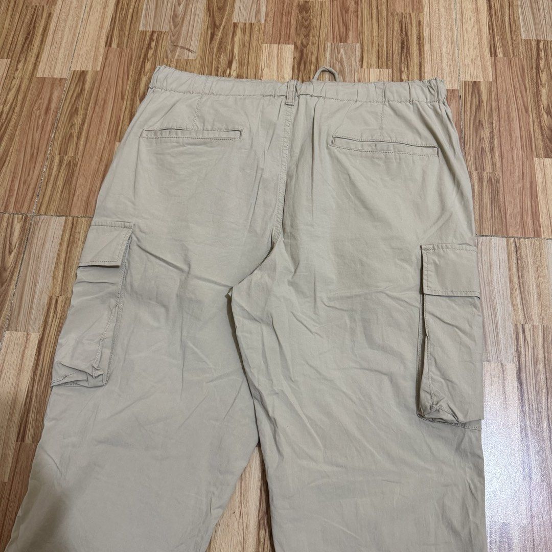 GU MEN’S CARGO PANTS (Category: Trousers) located in Manila. Submitted by thrifthing_121102 (Listing ID 1469135285, Image 3). Description: GU MEN’S CARGO PANTS •SIZE: XL •WAIST: 35-37” •LENGTH: 38.5” •HEM: 7” •COLOR: Beige •CODE: Y81 •EXCELLENT CONDITION •NO ISSUES ₱599 + SF ✅All items are in excellent to new condition. ✅Color may vary due to lighting. 📦J&T Express or Lalamove Shipping. 💸Gcash Payment. 📍Moonwalk, Paranaque City.