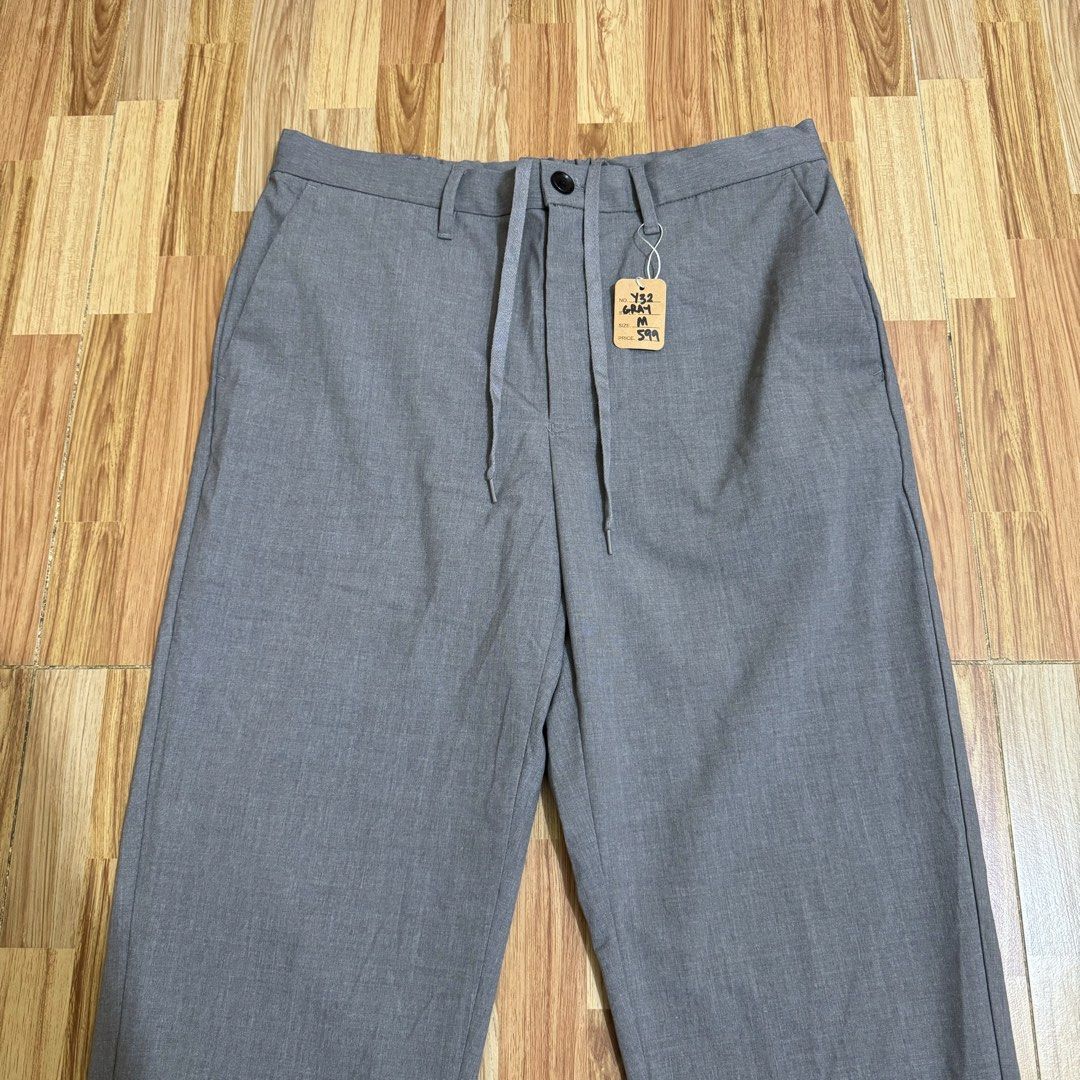 GU MEN’S EASY ANKLE PANTS (Category: Trousers) located in Manila. Submitted by thrifthing_121102 (Listing ID 1469018976, Image 2). Description: GU MEN’S EASY ANKLE PANTS •SIZE: Medium •WAIST: 30-32” •LENGTH: 36.5” •HEM: 6.5” •COLOR: Gray •CODE: Y32 •EXCELLENT CONDITION •NO ISSUES ₱599 + SF ✅All items are in excellent to new condition. ✅Color may vary due to lighting. 📦J&T Express or Lalamove Shipping. 💸Gcash Payment. 📍Moonwalk, Paranaque City.