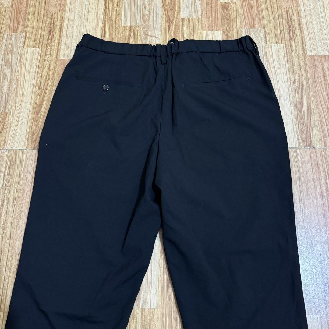 GU MEN’S EASY ANKLE PANTS (Category: Trousers) located in Manila. Submitted by thrifthing_121102 (Listing ID 1469069695, Image 3). Description: GU MEN’S EASY ANKLE PANTS •SIZE: XL •WAIST: 34-36” •LENGTH: 38” •HEM: 7” •COLOR: Black •CODE: Y34 •EXCELLENT CONDITION •NO ISSUES ₱599 + SF ✅All items are in excellent to new condition. ✅Color may vary due to lighting. 📦J&T Express or Lalamove Shipping. 💸Gcash Payment. 📍Moonwalk, Paranaque City.