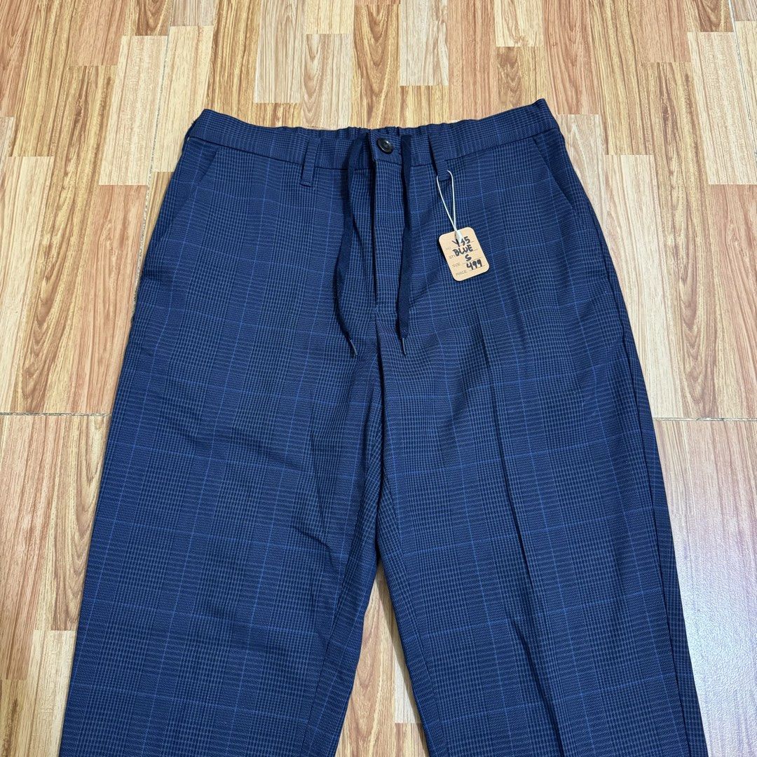 GU MEN’S EASY ANKLE PANTS (Category: Trousers) located in Manila. Submitted by thrifthing_121102 (Listing ID 1469069972, Image 2). Description: GU MEN’S EASY ANKLE PANTS •SIZE: Small •WAIST: 28-30” •LENGTH: 35” •HEM: 6” •COLOR: Blue Plaid •CODE: Y35 •EXCELLENT CONDITION •NO ISSUES ₱499 + SF ✅All items are in excellent to new condition. ✅Color may vary due to lighting. 📦J&T Express or Lalamove Shipping. 💸Gcash Payment. 📍Moonwalk, Paranaque City