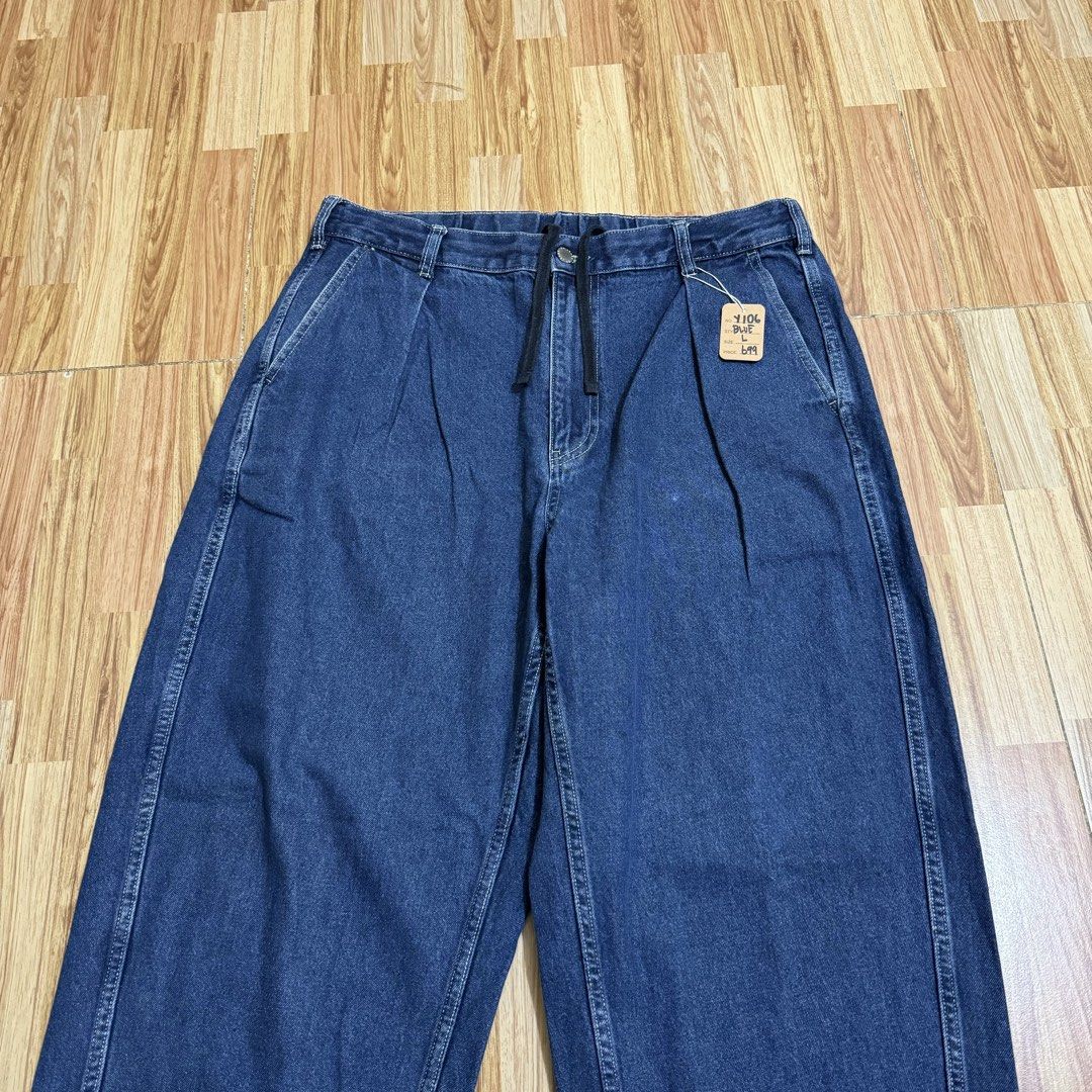 GU MEN’S EASY BARREL LEG JEANS (Category: Jeans) located in Manila. Submitted by thrifthing_121102 (Listing ID 1469141951, Image 2). Description: GU MEN’S EASY BARREL LEG JEANS •SIZE: Large •WAIST: 33-34” •LENGTH: 38” •HEM: 8.5” •COLOR: Blue •CODE: Y106 •EXCELLENT CONDITION •NO ISSUES ₱699 + SF ✅All items are in excellent to new condition. ✅Color may vary due to lighting. 📦J&T Express or Lalamove Shipping. 💸Gcash Payment. 📍Moonwalk, Paranaque 