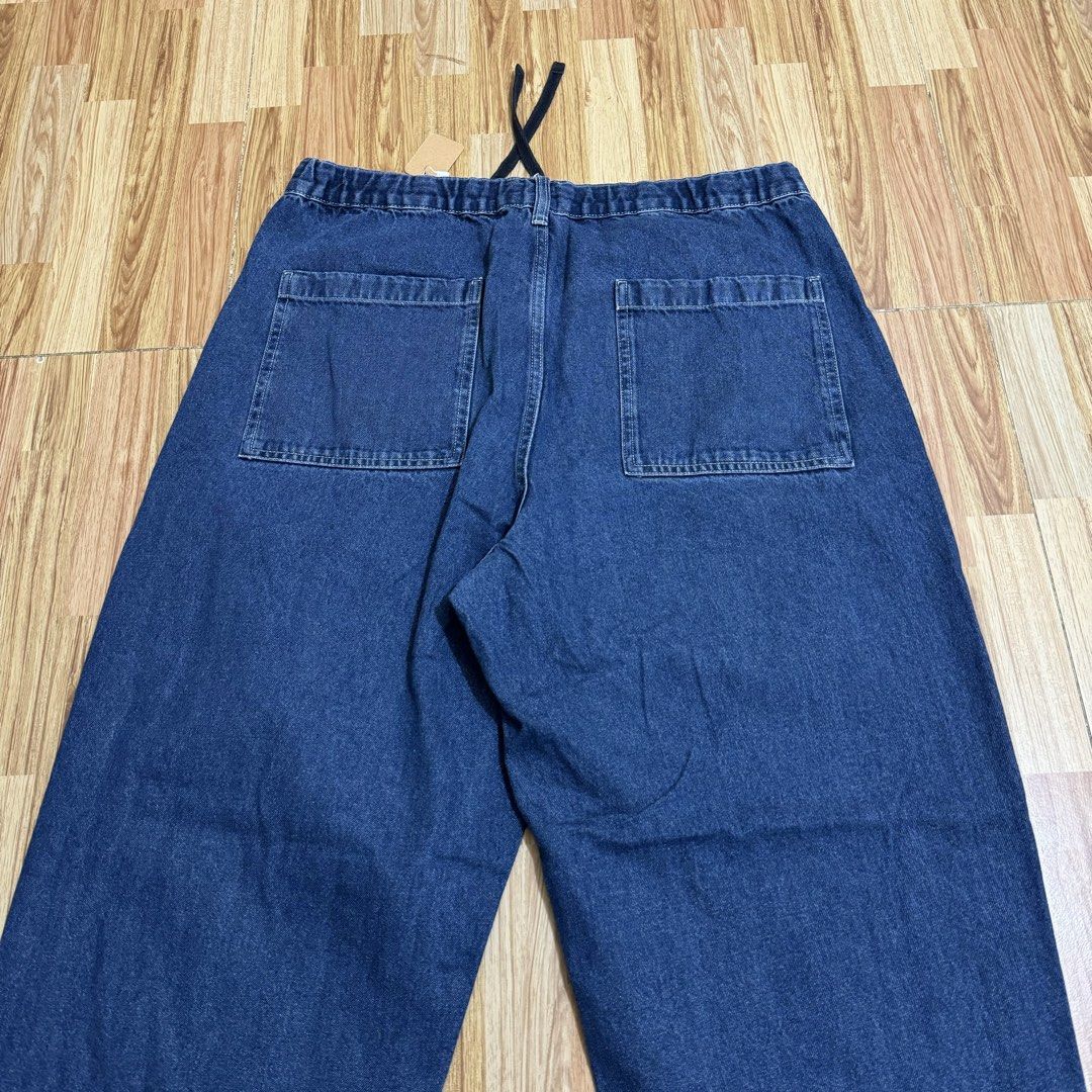 GU MEN’S EASY BARREL LEG JEANS (Category: Jeans) located in Manila. Submitted by thrifthing_121102 (Listing ID 1469141951, Image 3). Description: GU MEN’S EASY BARREL LEG JEANS •SIZE: Large •WAIST: 33-34” •LENGTH: 38” •HEM: 8.5” •COLOR: Blue •CODE: Y106 •EXCELLENT CONDITION •NO ISSUES ₱699 + SF ✅All items are in excellent to new condition. ✅Color may vary due to lighting. 📦J&T Express or Lalamove Shipping. 💸Gcash Payment. 📍Moonwalk, Paranaque 