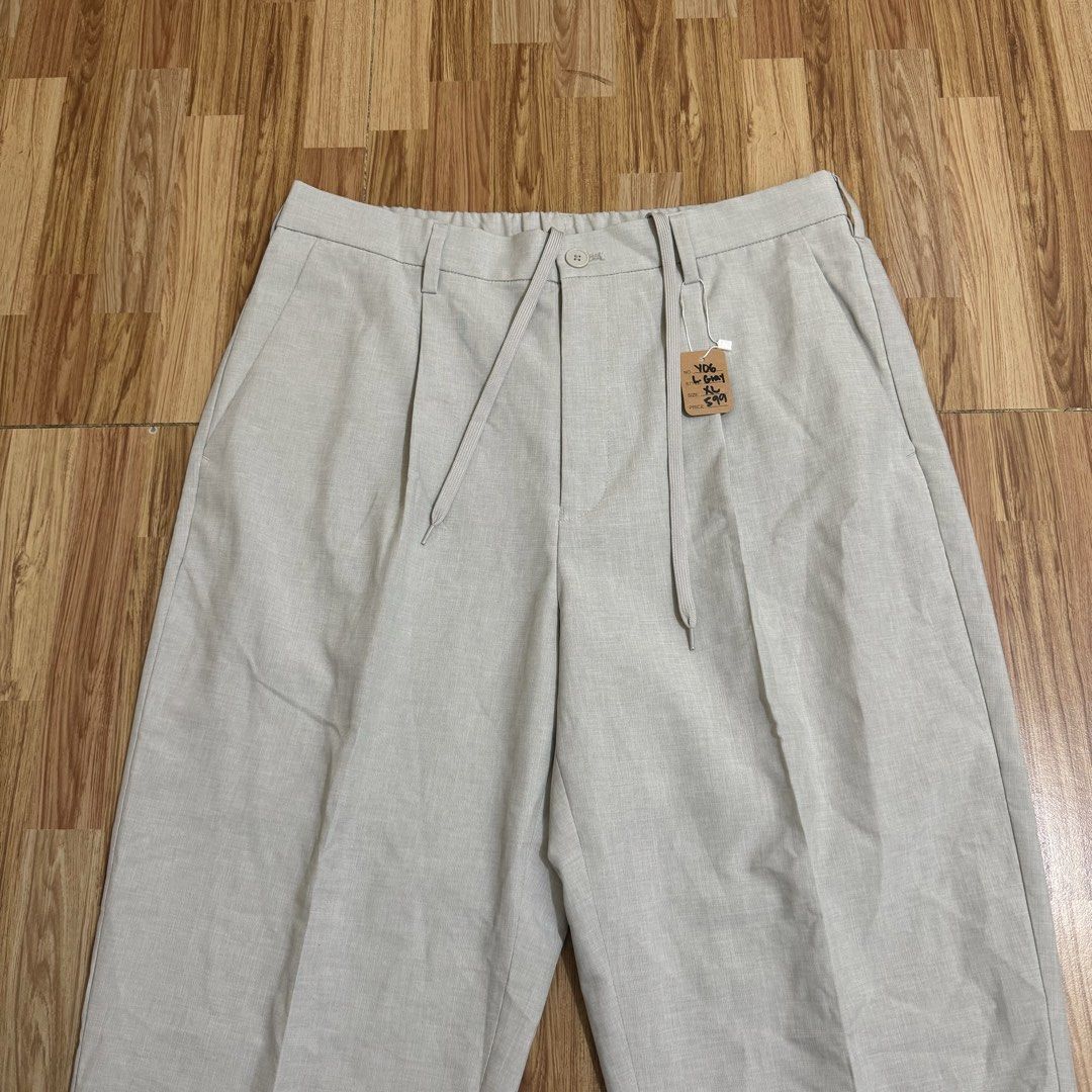GU MEN’S PLEATED ANKLE TROUSER (Category: Trousers) located in Manila. Submitted by thrifthing_121102 (Listing ID 1468974995, Image 2). Description: GU MEN’S PLEATED ANKLE TROUSER •SIZE: XL •WAIST: 34-36” •LENGTH: 38” •HEM: 8” •COLOR: Light Gray •CODE: Y06 •EXCELLENT CONDITION •NO ISSUES ₱599 + SF ✅All items are in excellent to new condition. ✅Color may vary due to lighting. 📦J&T Express or Lalamove Shipping. 💸Gcash Payment. 📍Moonwalk, Paranaq