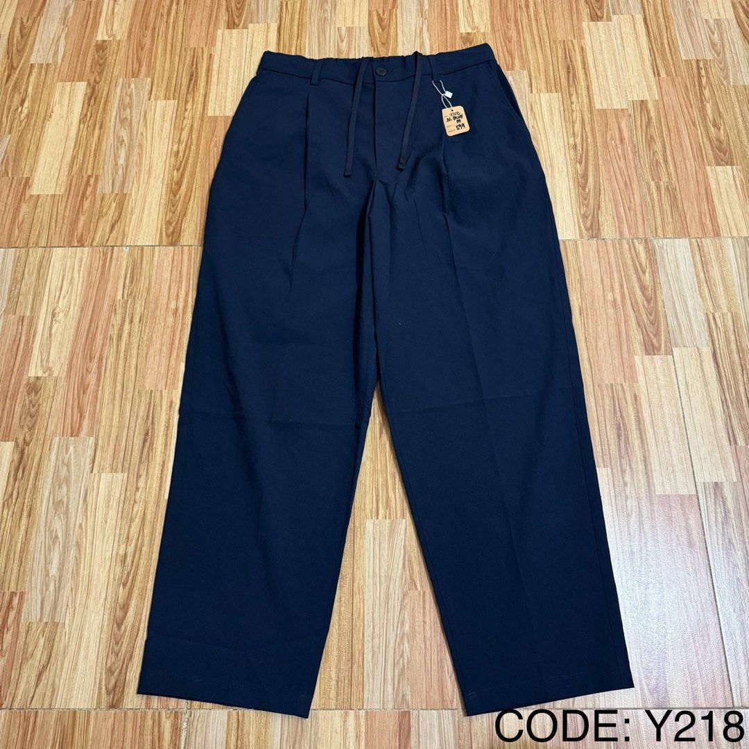 GU MEN’S PLEATED ANKLE TROUSER (Category: Trousers) located in Manila. Submitted by thrifthing_121102 (Listing ID 1469158238, Image 1). Description: GU MEN’S PLEATED ANKLE TROUSER •SIZE: Medium •WAIST: 30-32” •LENGTH: 37” •HEM: 7.5” •COLOR: Navy Blue •CODE: Y218 •EXCELLENT CONDITION •NO ISSUES ₱599 + SF ✅All items are in excellent to new condition. ✅Color may vary due to lighting. 📦J&T Express or Lalamove Shipping. 💸Gcash Payment. 📍Moonwalk, P