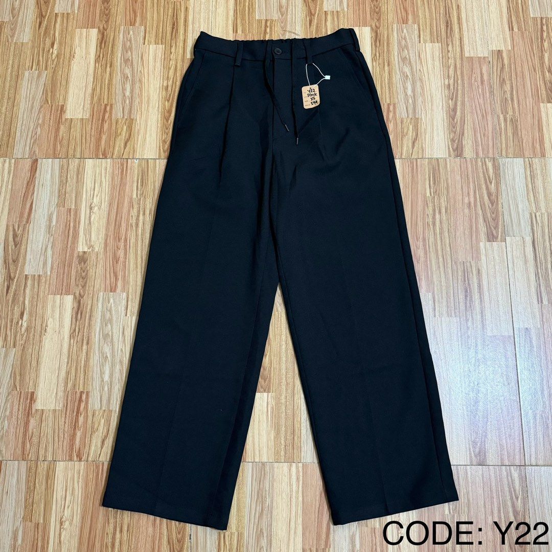 GU MEN’S PLEATED WIDE PANTS (Category: Trousers) located in Manila. Submitted by thrifthing_121102 (Listing ID 1469016218, Image 1). Description: GU MEN’S PLEATED WIDE PANTS •SIZE: XS •WAIST: 26-28” •LENGTH: 38” •HEM: 9.5” •COLOR: Black •CODE: Y22 •EXCELLENT CONDITION •NO ISSUES ₱599 + SF ✅All items are in excellent to new condition. ✅Color may vary due to lighting. 📦J&T Express or Lalamove Shipping. 💸Gcash Payment. 📍Moonwalk, Paranaque City.