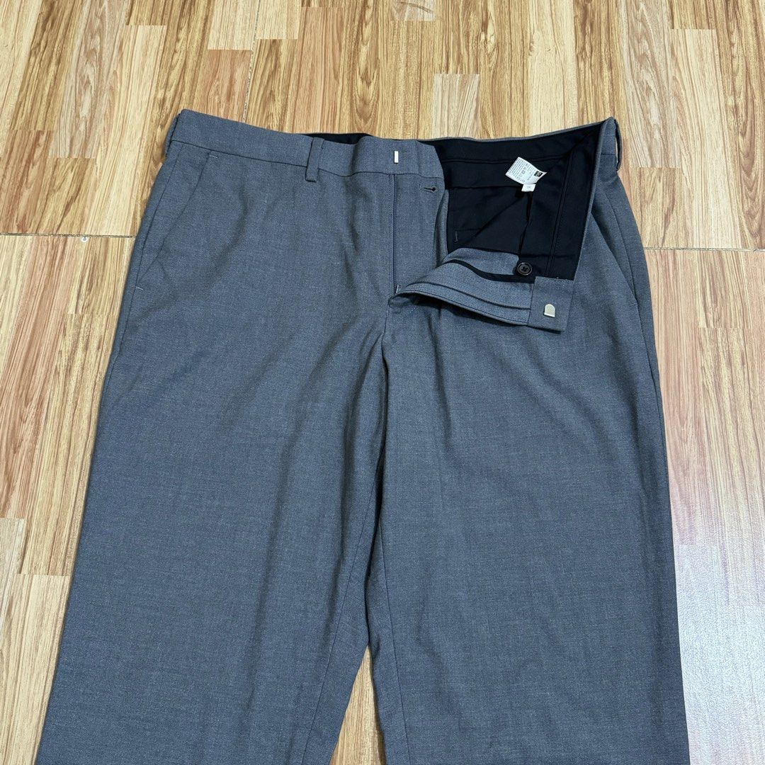 GU MEN’S SLACKS (Category: Trousers) located in Manila. Submitted by thrifthing_121102 (Listing ID 1469003613, Image 2). Description: GU MEN’S SLACKS •SIZE: XL •WAIST: 35” •LENGTH: 42.5” •HEM: 7” •COLOR: Gray •CODE: Y19 •EXCELLENT CONDITION •NO ISSUES ₱499 + SF ✅All items are in excellent to new condition. ✅Color may vary due to lighting. 📦J&T Express or Lalamove Shipping. 💸Gcash Payment. 📍Moonwalk, Paranaque City.