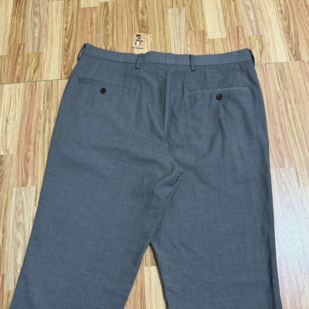 GU MEN’S SLACKS (Category: Trousers) located in Manila. Submitted by thrifthing_121102 (Listing ID 1469003613, Image 3). Description: GU MEN’S SLACKS •SIZE: XL •WAIST: 35” •LENGTH: 42.5” •HEM: 7” •COLOR: Gray •CODE: Y19 •EXCELLENT CONDITION •NO ISSUES ₱499 + SF ✅All items are in excellent to new condition. ✅Color may vary due to lighting. 📦J&T Express or Lalamove Shipping. 💸Gcash Payment. 📍Moonwalk, Paranaque City.