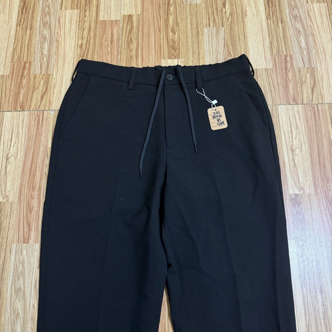 GU MEN’S ULTRALIGHT EASY PANTS (Category: Trousers) located in Manila. Submitted by thrifthing_121102 (Listing ID 1468973840, Image 2). Description: GU MEN’S ULTRALIGHT EASY PANTS •SIZE: Medium •WAIST: 30-32” •LENGTH: 38” •HEM: 7” •COLOR: Black •CODE: Y01 •EXCELLENT CONDITION •NO ISSUES ₱599 + SF ✅All items are in excellent to new condition. ✅Color may vary due to lighting. 📦J&T Express or Lalamove Shipping. 💸Gcash Payment. 📍Moonwalk, Paranaqu