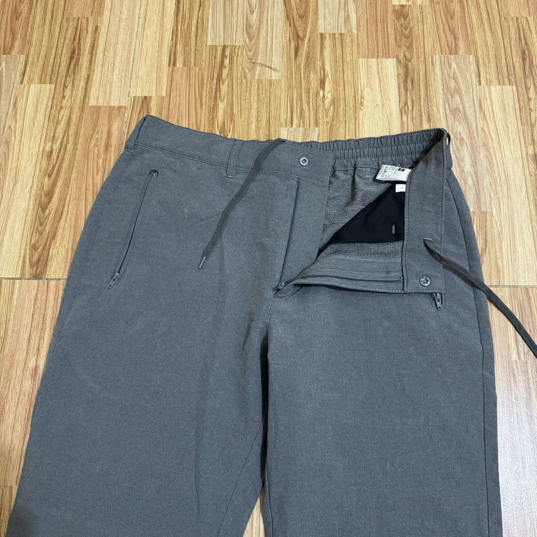 GU MEN’S ULTRA-STRETCH JOGGER PANTS (Category: Joggers) located in Manila. Submitted by thrifthing_121102 (Listing ID 1469002628, Image 2). Description: GU MEN’S ULTRA-STRETCH JOGGER PANTS •SIZE: Medium •WAIST: 30-33” •LENGTH: 36.5” •COLOR: Gray •CODE: Y15 •EXCELLENT CONDITION •NO ISSUES ₱499 + SF ✅All items are in excellent to new condition. ✅Color may vary due to lighting. 📦J&T Express or Lalamove Shipping. 💸Gcash Payment. 📍Moonwalk, Paranaq