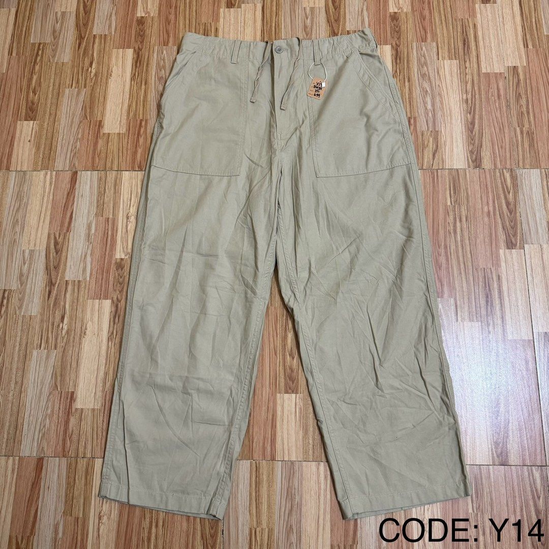GU MEN’S WIDE BAKER PANTS (Category: Trousers) located in Manila. Submitted by thrifthing_121102 (Listing ID 1468976365, Image 1). Description: GU MEN’S WIDE BAKER PANTS •SIZE: XL •WAIST: 34-36” •LENGTH: 40” •HEM: 10” •COLOR: Beige •CODE: Y14 •EXCELLENT CONDITION •NO ISSUES ₱599 + SF ✅All items are in excellent to new condition. ✅Color may vary due to lighting. 📦J&T Express or Lalamove Shipping. 💸Gcash Payment. 📍Moonwalk, Paranaque City.
