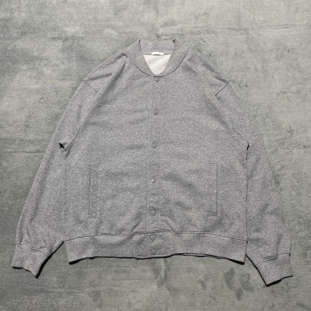 GU Varsity Jacket (Category: Coats, Jackets and Outerwear) located in Cavite. Submitted by kali_galleria (Listing ID 1468940323, Image 2). Description: Available 🏷️ GU Varsity Jacket (Thick & Heavy) Must have piece 💎 • Excellent Condition: 9.8 • Color rate: 9.8 • Width: 23 • Length: 27 • Best Fit: • Issue: 🏷️500 + SF “Thrift with your fingertip👆🏼”.