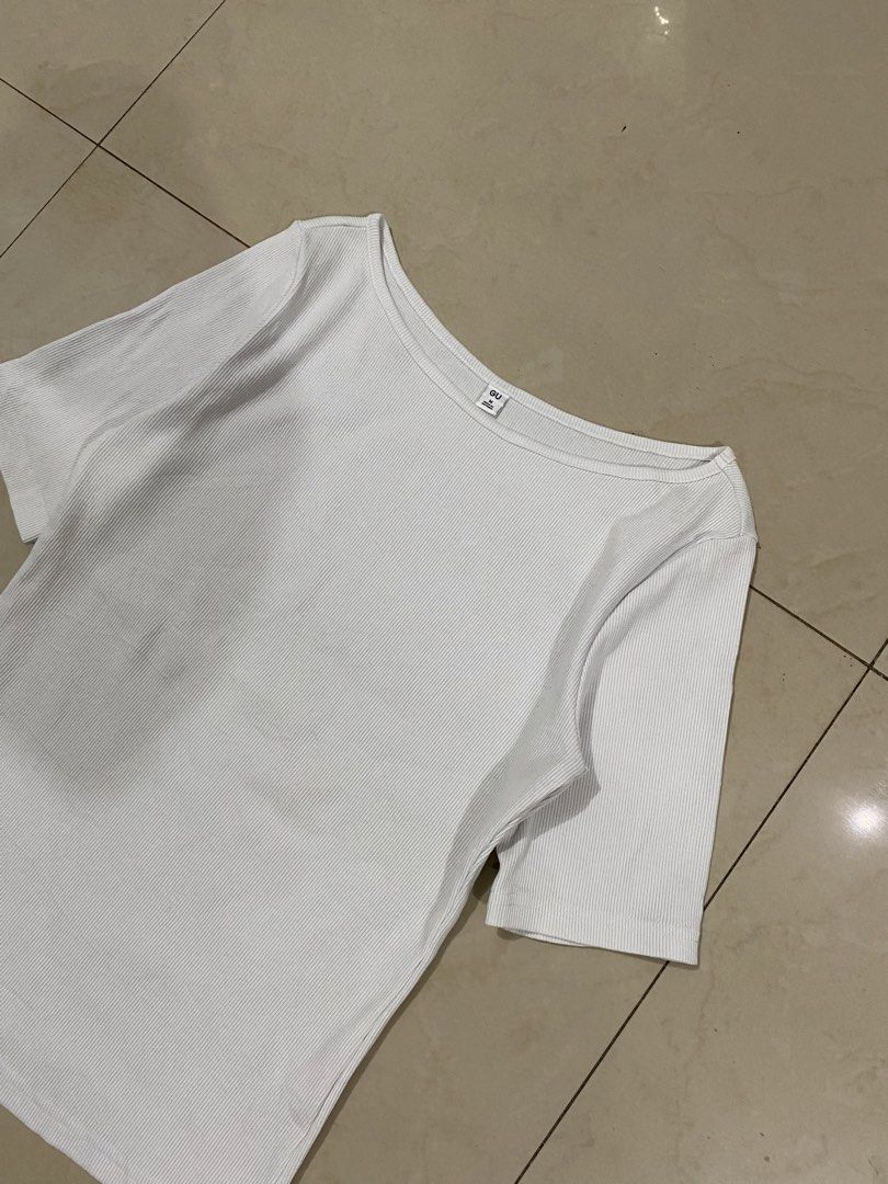 GU WHITE WOMENS RIBBED TOP (Category: Blouses) located in Talisay. Submitted by hustlethrift_2600 (Listing ID 1468932271, Image 2). Description: GU WHITE WOMENS RIBBED TOP M ON TAG BEST FIT S-M 16 W 21 L EXCELLENT CONDITION 9.9/10 COLOR RATE NO ISSUE - 449 📩.