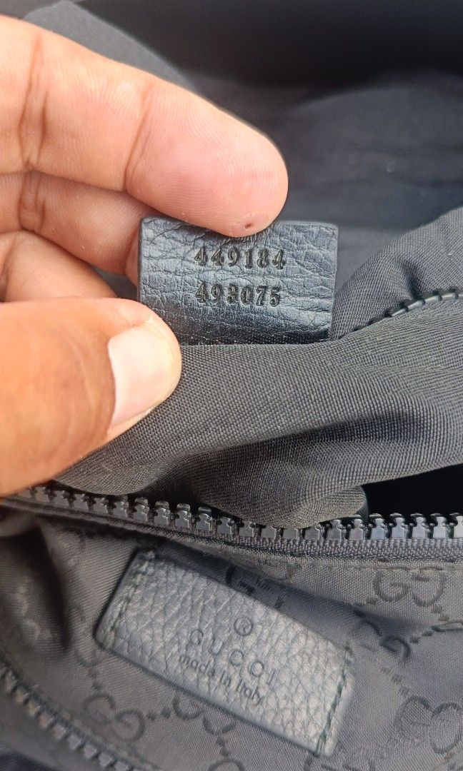 gucci monogram messenger bg (Category: Luxury Bags & Wallets) located in Manila. Submitted by jheizkiehi39708 (Listing ID 1469058376, Image 3). Description: gucci monogram authentic like new issue lst pic super minimal mlpit s zipper length 11.5 width 11.5.