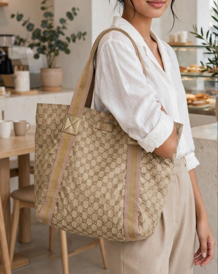 Gucci Weblarge Tote Bag (Category: Luxury Bags & Wallets) located in Davao. Submitted by vintagefashionwear (Listing ID 1469159164, Image 1). Description: Orig No rubbs, no holes Clean.