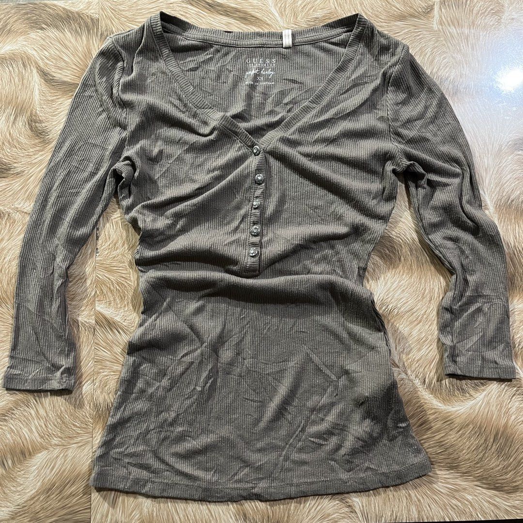 Guess Henley Top (Category: Longsleeves) located in Sipalay. Submitted by trustmeyoullbefine (Listing ID 1469024010, Image 1). Description: Size xs good as new Minimal lints lang Need wash.